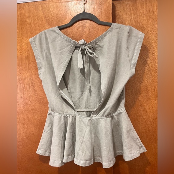 NWT Open Back Peplum Top - Picture 3 of 5